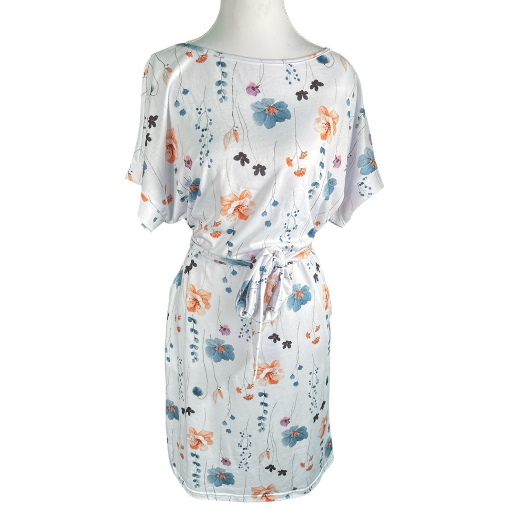 UVN‎ White and Blue Floral Dress L